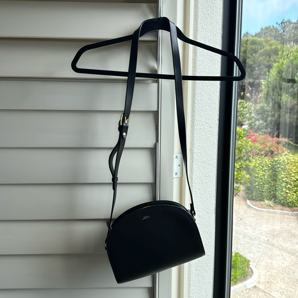 APC “Demi Moon” Bag! 🖤